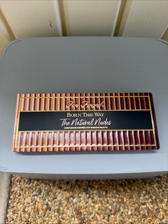 Too Faced Other - Too Faced The Natural Nudes Eyeshadow Palette - Brown & Gold Packaging